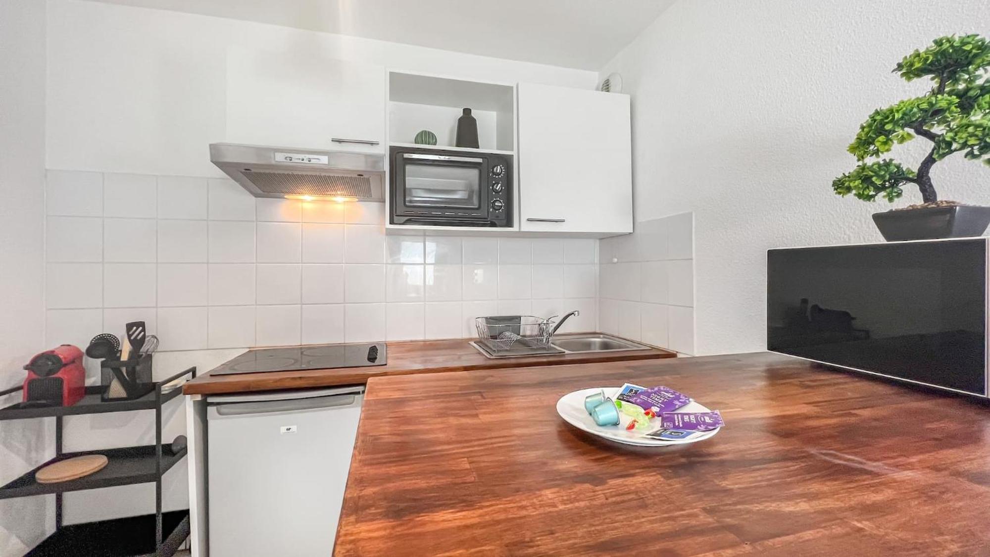 Homey Wild - Proche Gare Et Tram - Proche Centre - Balcon Prive - Parking Prive - Wifi Gratuit آنماس المظهر الخارجي الصورة